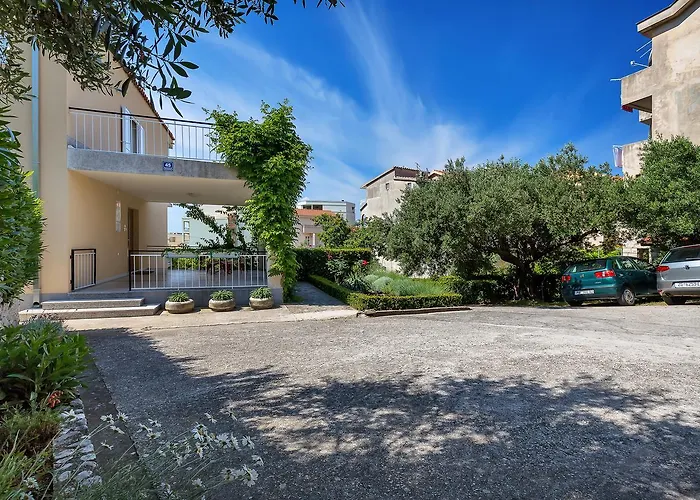 Manuela Апартаменты Макарска